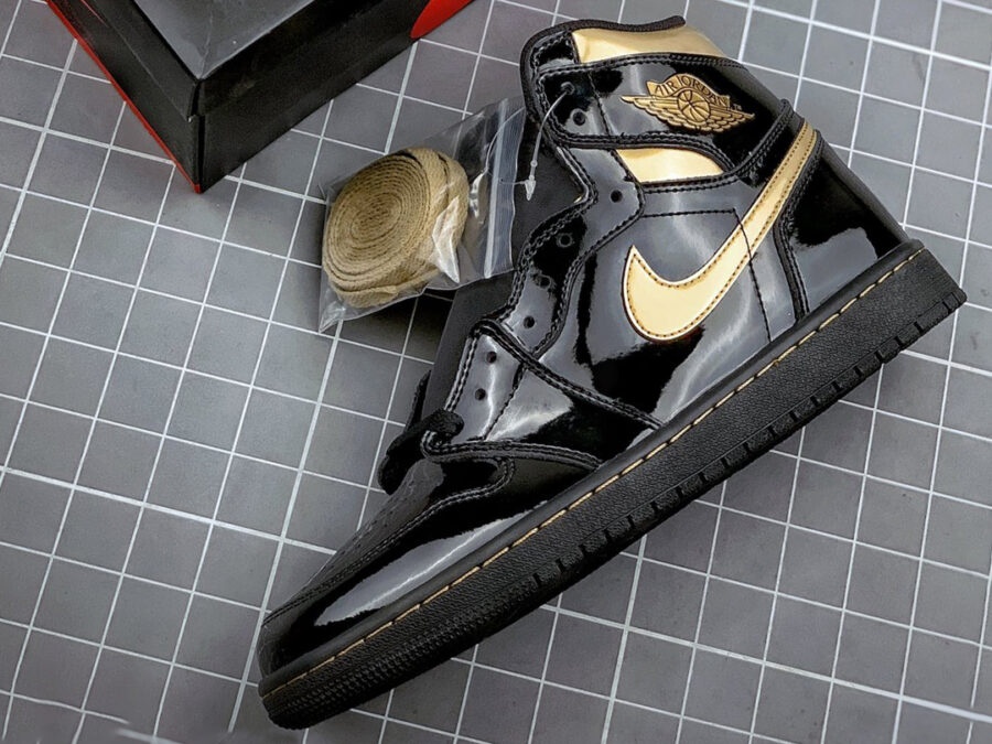 Air Jordan 1 High Og Patent Black Gold 555088-032