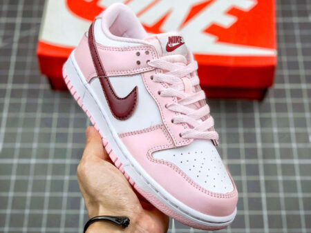 Nike Dunk Low Valentines Day CW1590-601