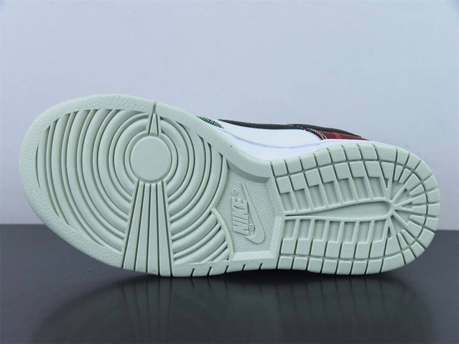 Nike Dunk Low Premium Tartan Plaid DV0827-100